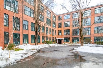 150 Rumford Ave in Mansfield, MA - Foto de edificio - Building Photo