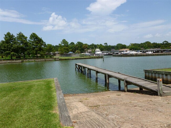 18511 Egret Bay Blvd, Unit 304 in Houston, TX - Building Photo - Building Photo