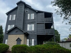 10102 Main St in Hebron, IL - Foto de edificio - Building Photo