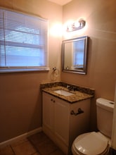 2539 Hillsboro Ave in Dallas, TX - Building Photo - Building Photo