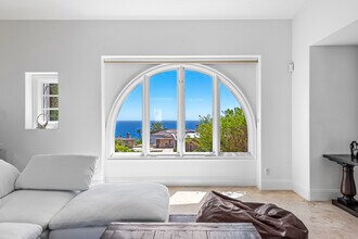 34 Surfspray Bluff in Newport Beach, CA - Building Photo - Building Photo