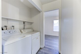 4649 Vía Torino in Las Vegas, NV - Building Photo - Building Photo