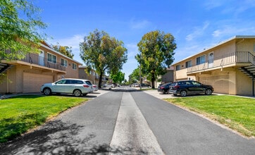 Whispering Woods in Modesto, CA - Building Photo - Building Photo