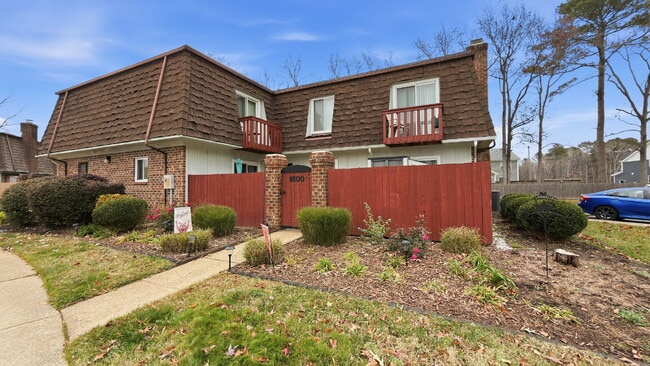 1600 Ocean Lakes Ct in Virginia Beach, VA - Building Photo - Building Photo