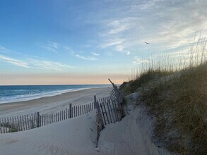 56821 North Carolina Hwy 12 in Hatteras, NC - Foto de edificio - Building Photo