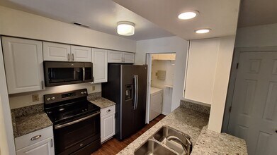 2309 London Pointe Dr in Virginia Beach, VA - Building Photo - Building Photo