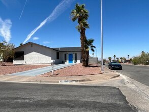 400 Daffodil Dr, Unit 400 in Henderson, NV - Building Photo - Building Photo