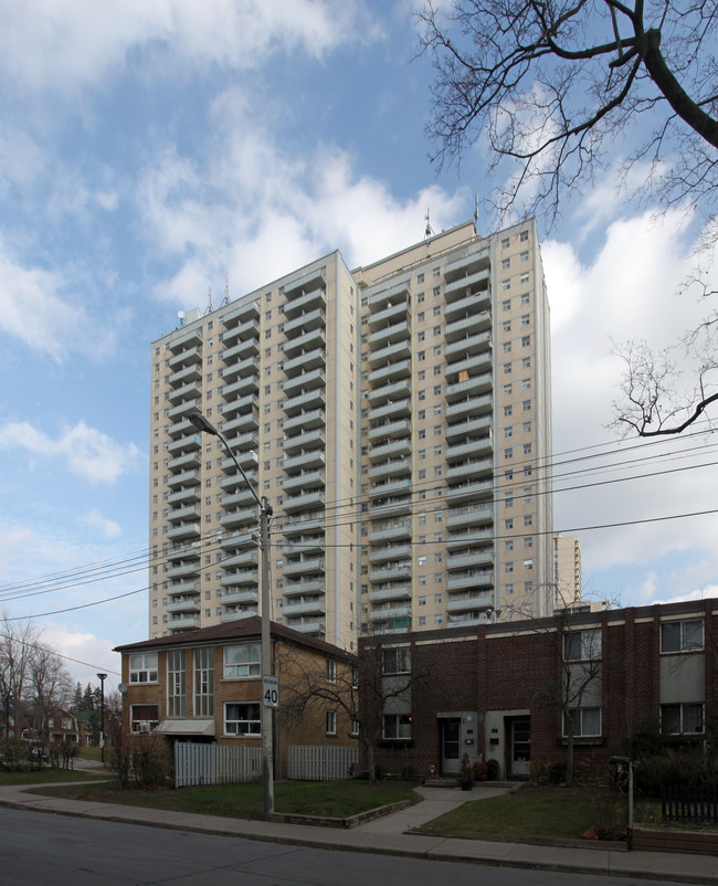 High Park Quebec in Toronto, ON - Building Photo - Building Photo