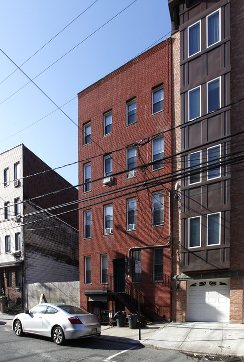324 Monroe St in Hoboken, NJ - Building Photo