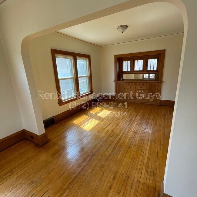 3245 Russell Ave N in Minneapolis, MN - Building Photo - Building Photo