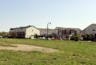 19334-19358 Diamond Lake Dr in Lansdowne, VA - Building Photo - Building Photo