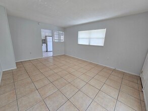 1038 25th St in Sarasota, FL - Building Photo - Building Photo