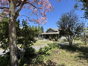 1851 Magnolia Dr in Healdsburg, CA - Building Photo - Building Photo