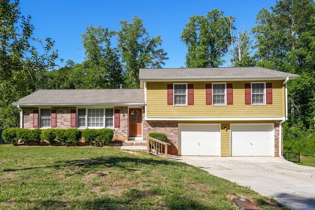 990 Woodbridge Dr NE