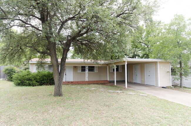2791 Oxford Ave in San Angelo, TX - Building Photo - Building Photo