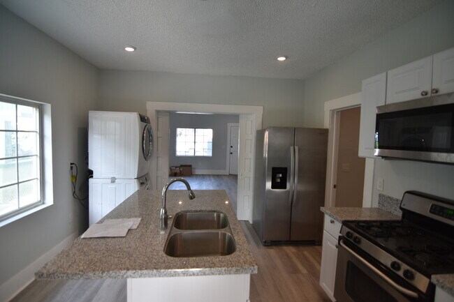 1336 S Catalina St in Los Angeles, CA - Building Photo - Building Photo