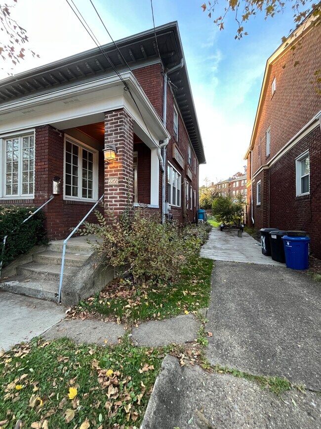 2268 Shady Ave in Pittsburgh, PA - Building Photo - Building Photo