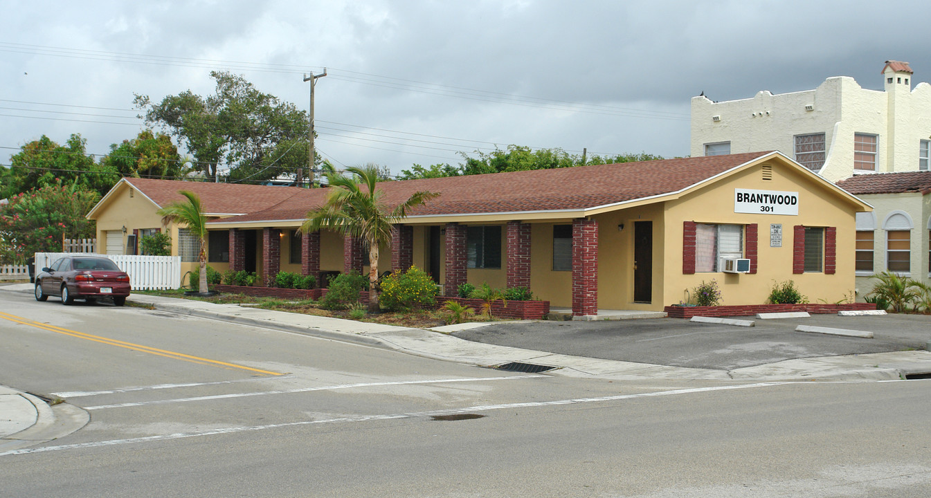 301 N Federal Hwy in Lake Worth, FL - Building Photo