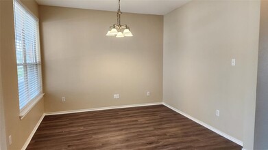 410 Mossy Rock Dr in Hutto, TX - Building Photo - Building Photo