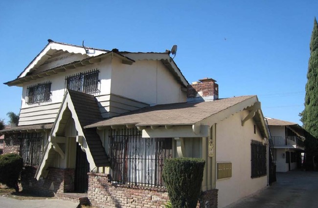 7119 Templeton St in Huntington Park, CA - Building Photo - Building Photo