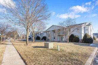 Fairfield Apartments in Elkhorn, WI - Foto de edificio - Building Photo