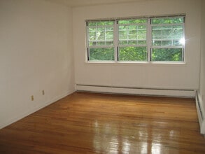 Radnor Manor in Fair Lawn, NJ - Building Photo - Building Photo