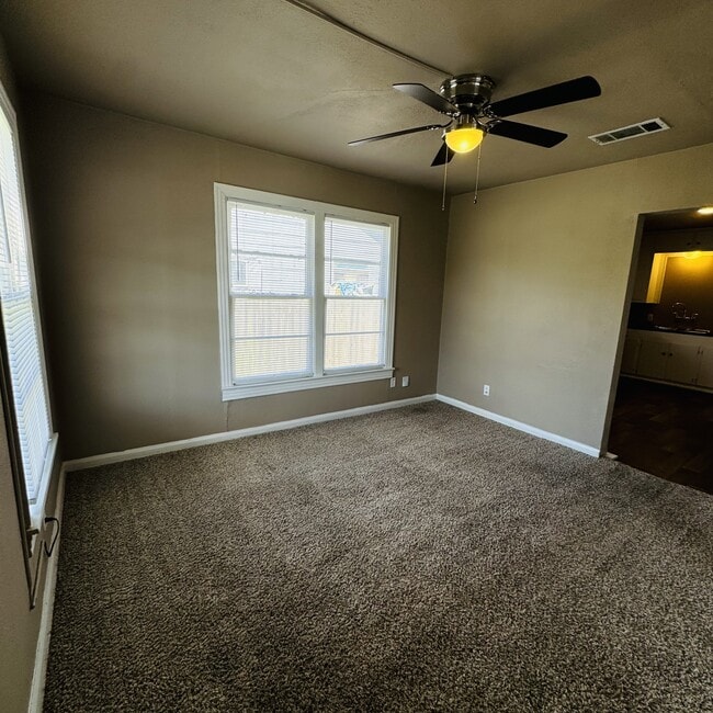 1808 N 19th St in Nederland, TX - Building Photo - Building Photo