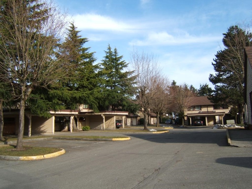 Wellington Estates Townhomes in Surrey, BC - Building Photo