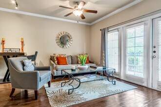 Portofino at Las Colinas in Farmers Branch, TX - Building Photo - Building Photo