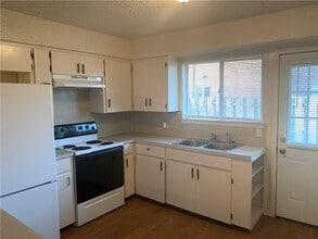 908 Emile St in Bastrop, TX - Building Photo - Building Photo