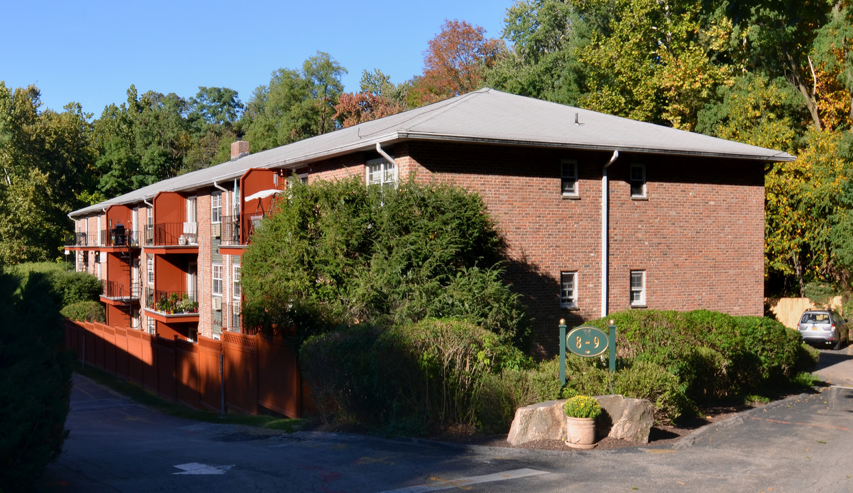 Scenic Ridge at Amberlands in Croton-on-Hudson, NY - Foto de edificio