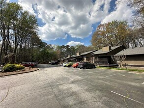 303 River Run Dr in Atlanta, GA - Building Photo - Building Photo