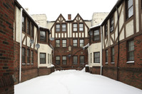 2899 Hampton Rd in Cleveland, OH - Foto de edificio - Building Photo