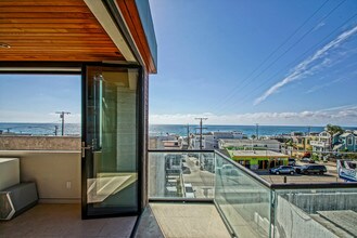 216 33rd Pl in Hermosa Beach, CA - Foto de edificio - Building Photo