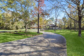 5 Oak Crest Cir in Magnolia, TX - Building Photo - Building Photo