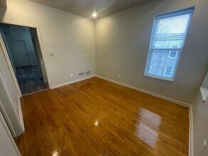 1650 S St Louis Ave in Chicago, IL - Building Photo - Building Photo
