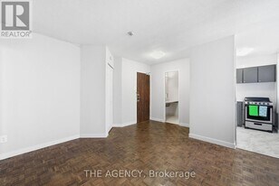 2360 Dundas St W in Toronto, ON - Building Photo