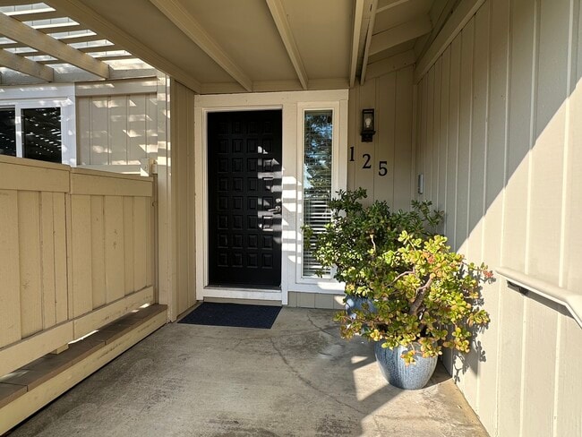 125 Alta Mesa Ct, Unit 125 Alta Mesa Court in Moraga, CA - Building Photo - Building Photo