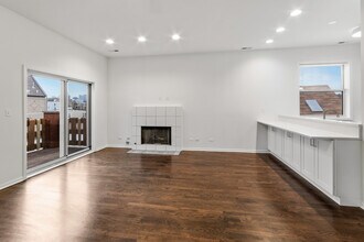 1406 N Greenview Ave in Chicago, IL - Foto de edificio - Building Photo