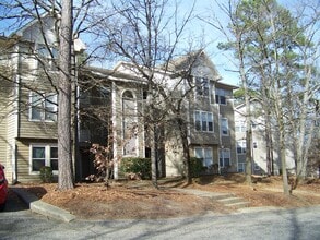 1006 Wood Creek Dr in Fayetteville, NC - Building Photo - Building Photo