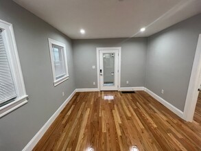 15 Harold St, Unit 3 in Somerville, MA - Building Photo - Building Photo