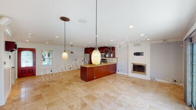 10332 Kukui Dr in Huntington Beach, CA - Building Photo - Building Photo