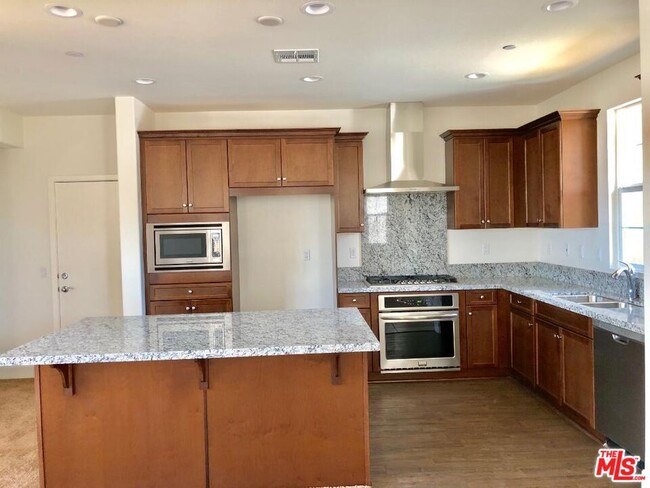 11662 Solaire Wy in Chino, CA - Building Photo - Building Photo