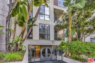 12000 Goshen Ave in Los Angeles, CA - Building Photo - Building Photo