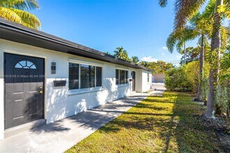 124 SE 2nd Terrace in Hallandale Beach, FL - Building Photo - Building Photo