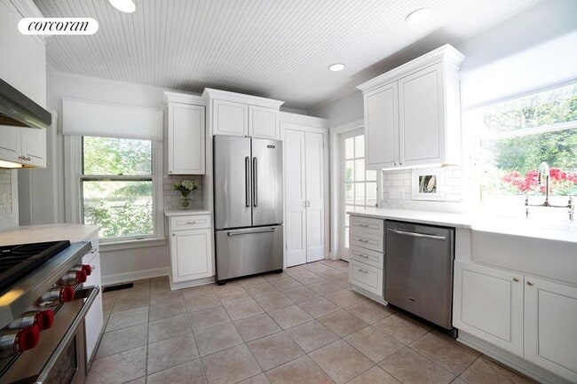 78 Moses Ln in Southampton, NY - Building Photo - Building Photo