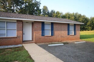 9012 Bowman Ave in Pensacola, FL - Building Photo