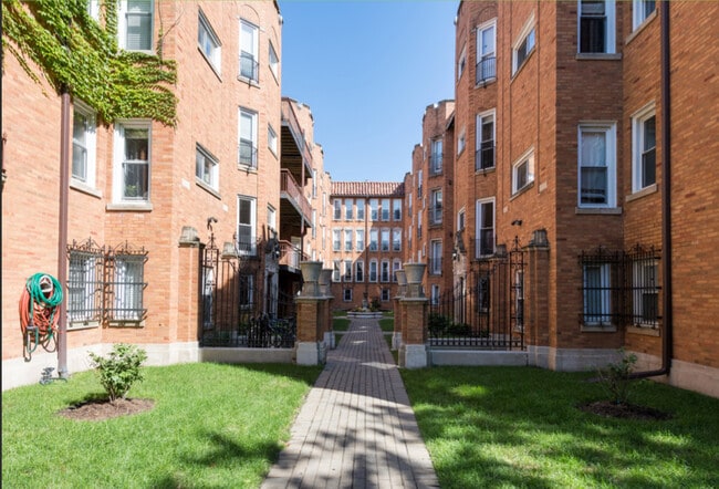property at 1642 W Greenleaf Ave