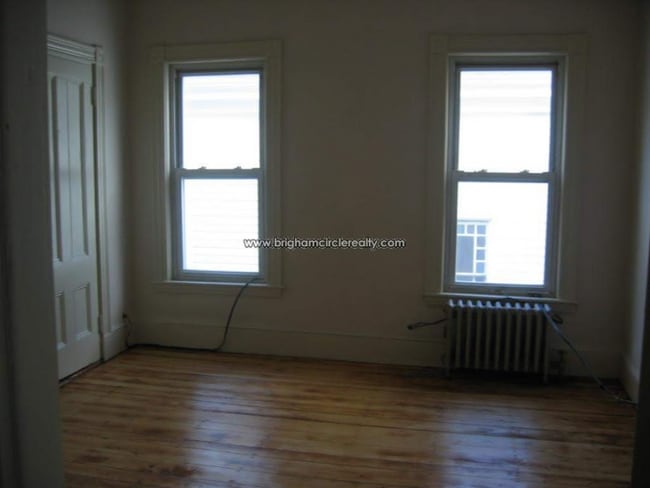 55 Hillside St in Boston, MA - Foto de edificio - Building Photo