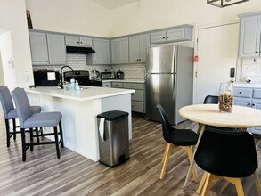 3935 E Laurel Ave in Visalia, CA - Building Photo - Building Photo